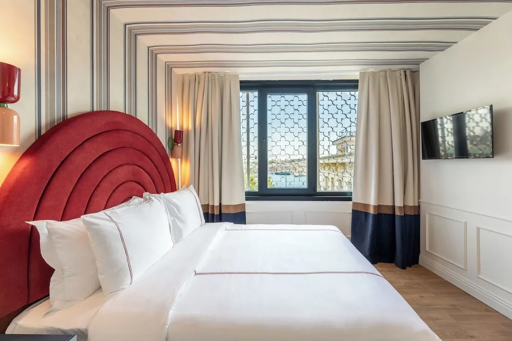 Corner Sea View Room