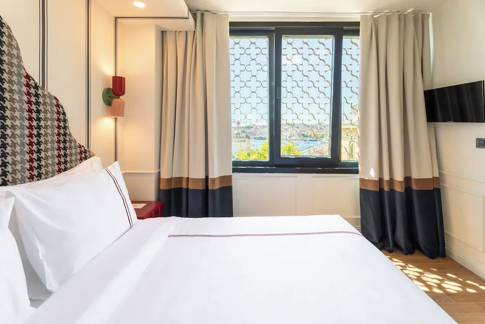 Deluxe Sea View Room