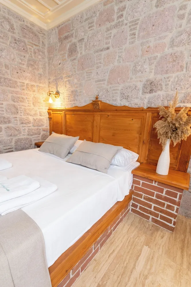 Deluxe Oda, Balkon, Havuz Manzaralı