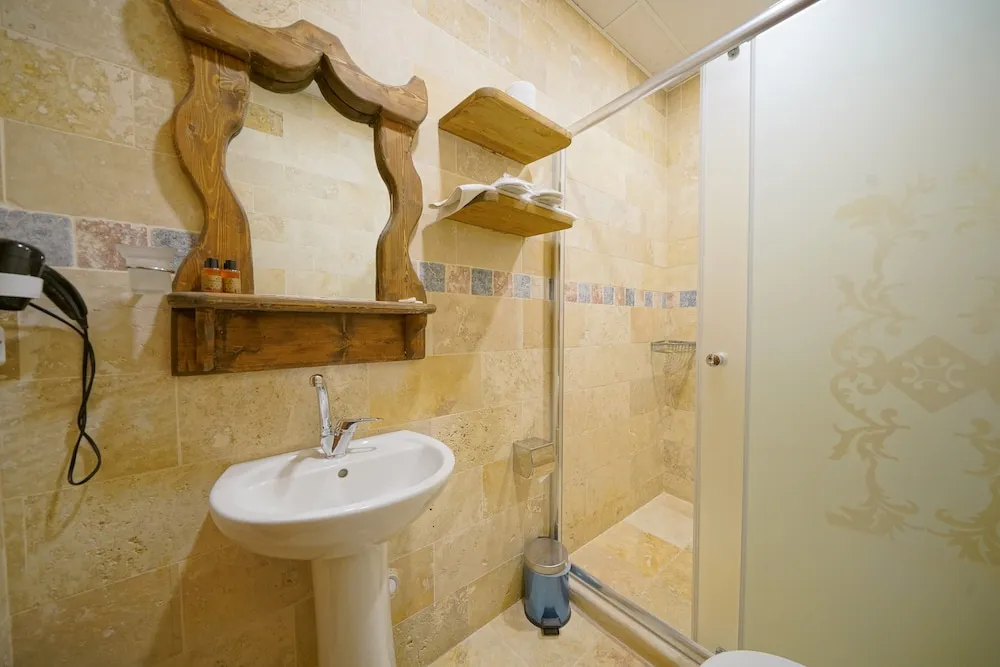 Comfort Tek Büyük Yataklı Oda