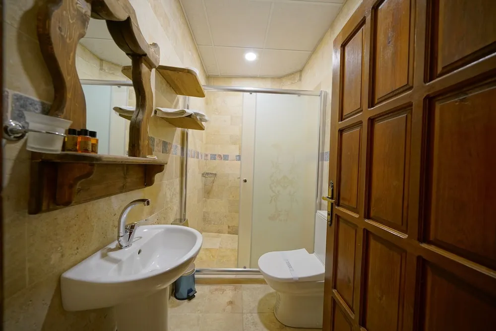 Comfort Tek Büyük Yataklı Oda