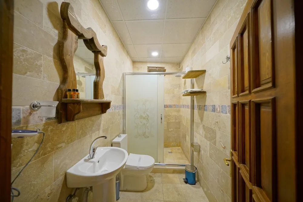 Comfort Tek Büyük Yataklı Oda