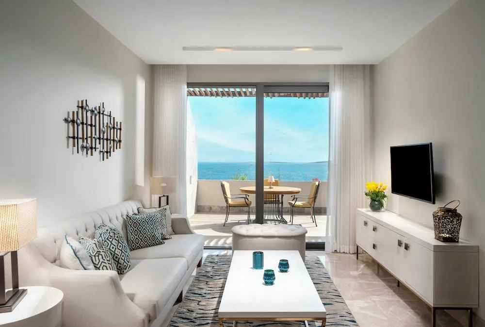 Privilege Suite, 2 Bedrooms, Seaview