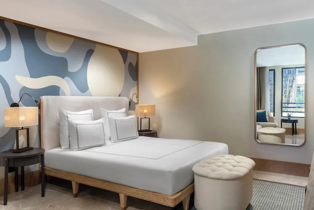 Superior Room with Courtyard View