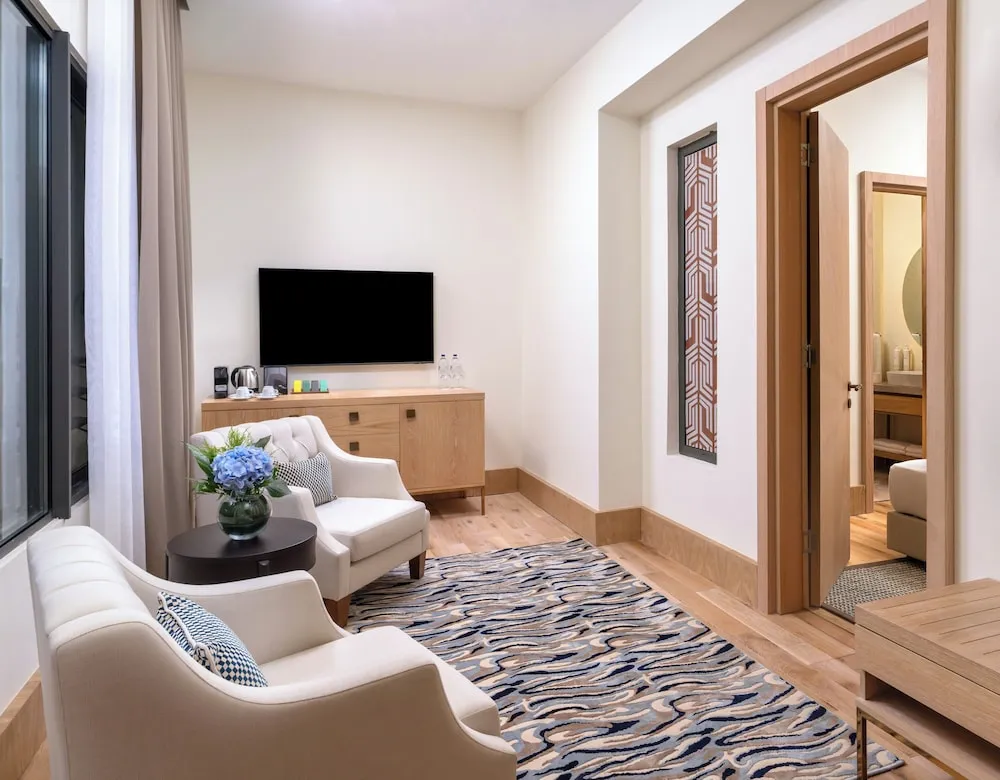 Junior Suite with Courtyard View