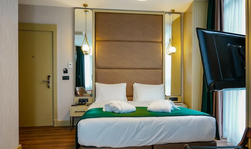 Deluxe Tek Büyük Yataklı Oda