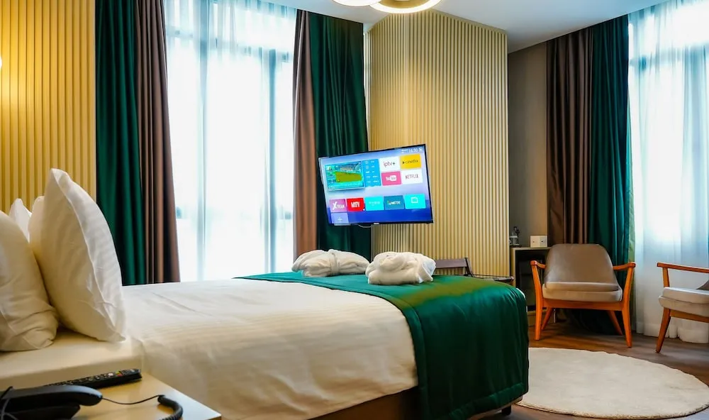 Deluxe Tek Büyük Yataklı Oda