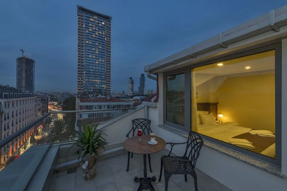 Deluxe Double Room with Balcony