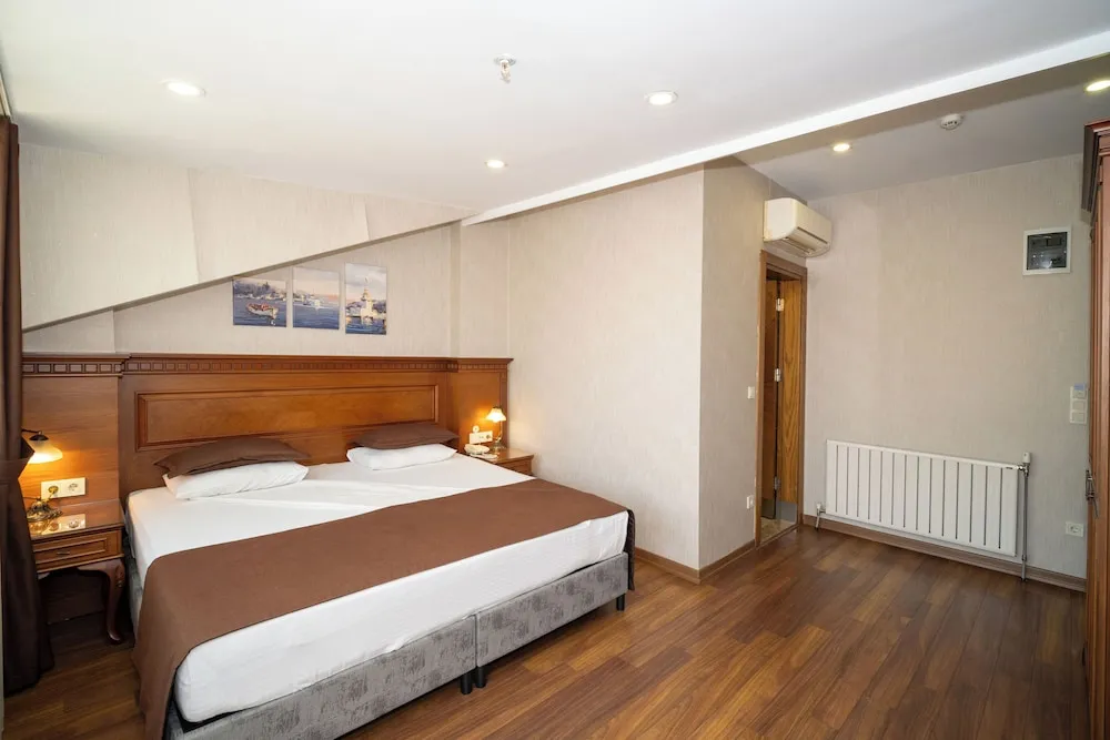 Deluxe Double Room with Balcony