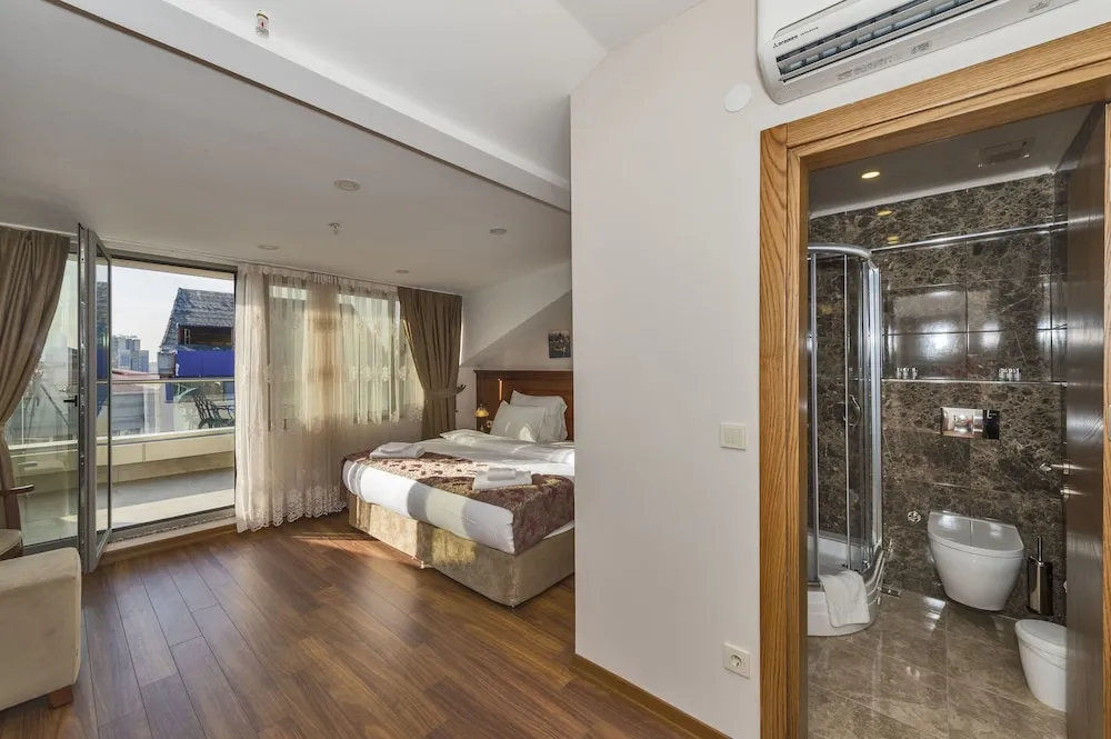 Deluxe Double Room with Balcony