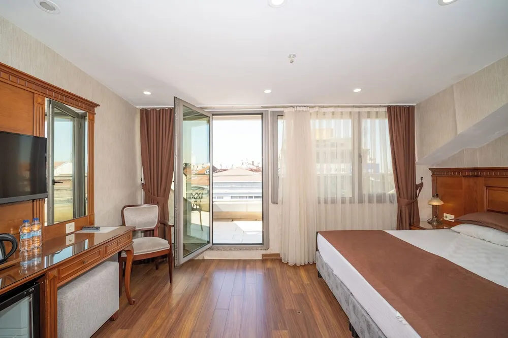 Deluxe Double Room with Balcony