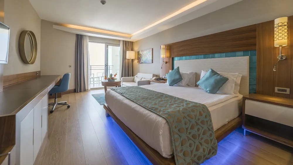 Superior Room Land view
