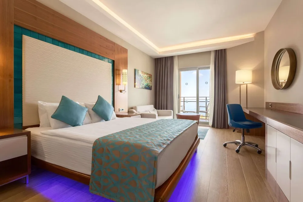 Superior Room Land view