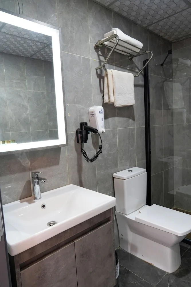 Standard Tek Büyük Yataklı Oda