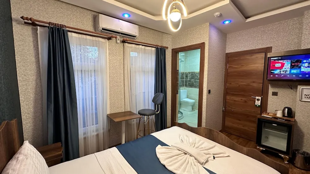 Deluxe Tek Büyük Yataklı Oda