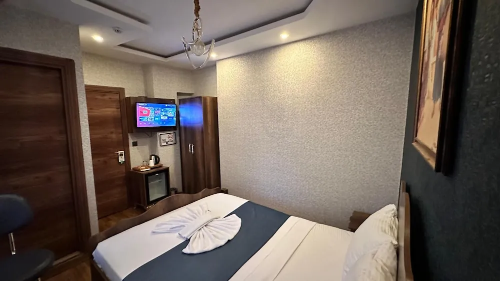 Deluxe Tek Büyük Yataklı Oda