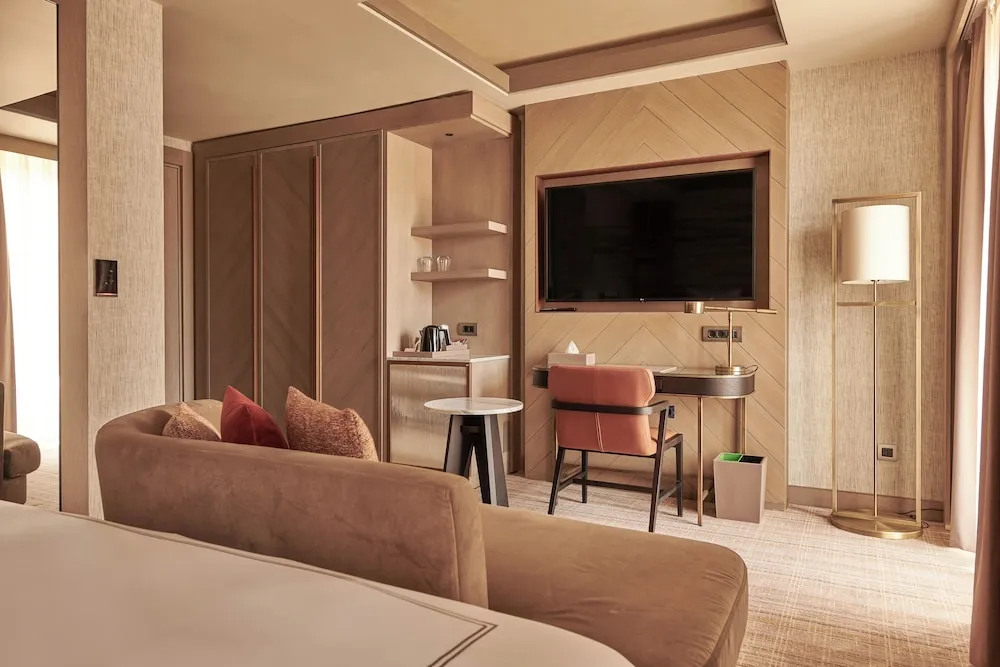 Swiss Deluxe Twin Room with Forest View