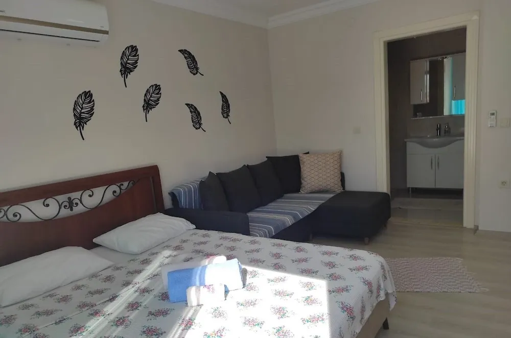 Basic Üç Kişilik Oda, 1 Çift Kişilik Yatak ve Çekyat, Bahçe Manzaralı