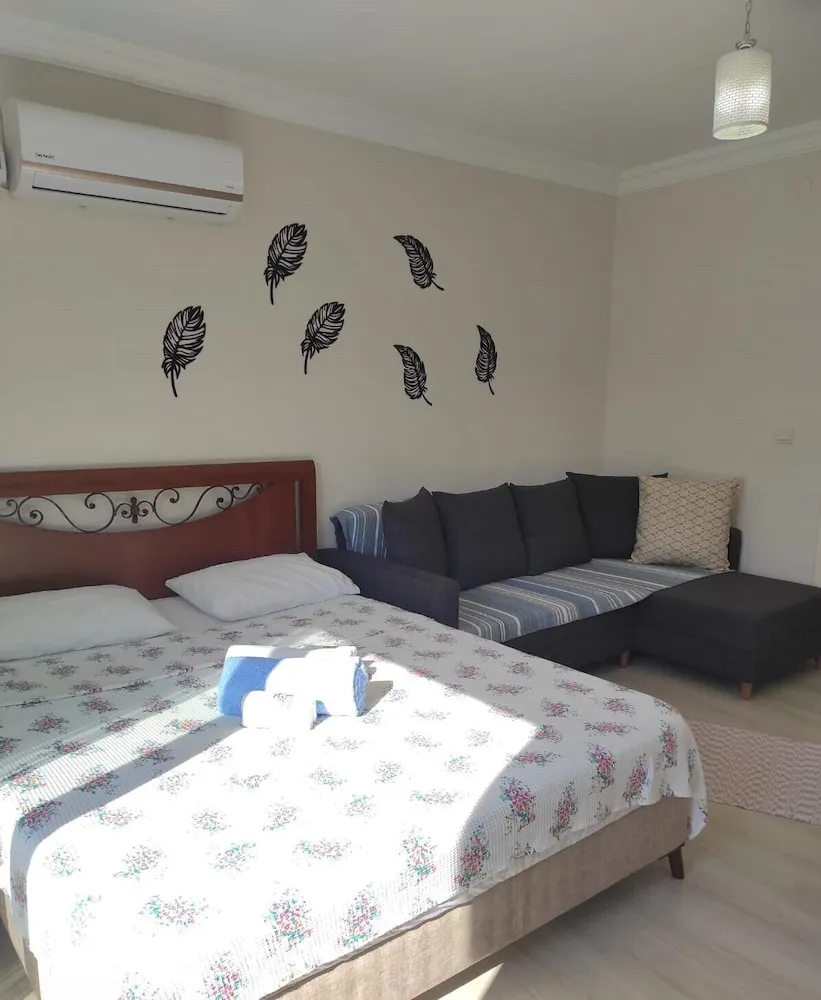 Basic Üç Kişilik Oda, 1 Çift Kişilik Yatak ve Çekyat, Bahçe Manzaralı