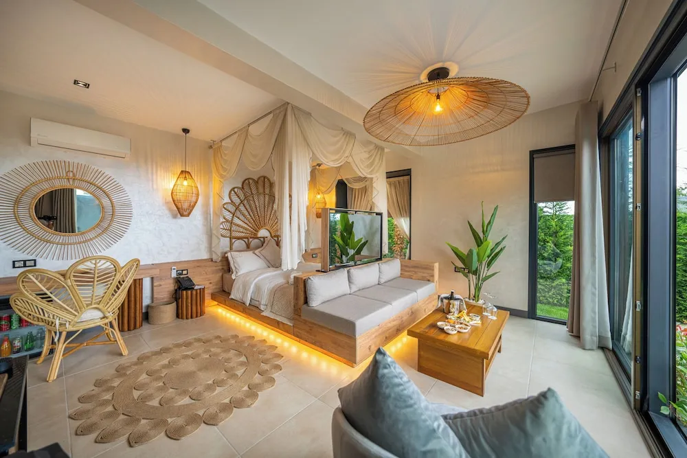 Honeymoon Ev