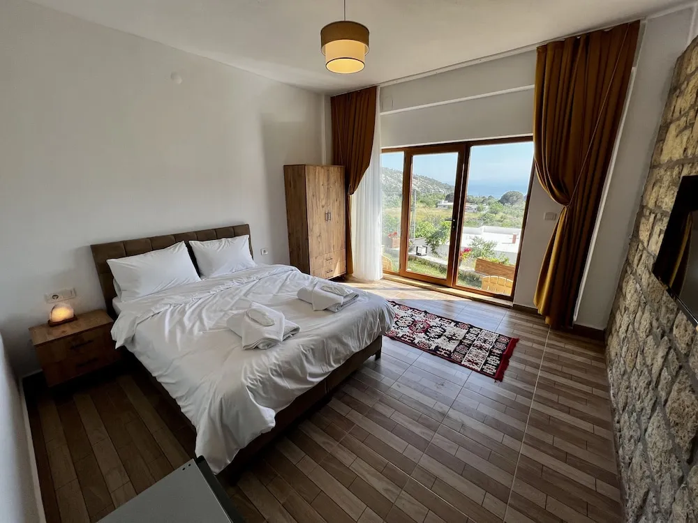 Comfort Tek Büyük Yataklı Oda