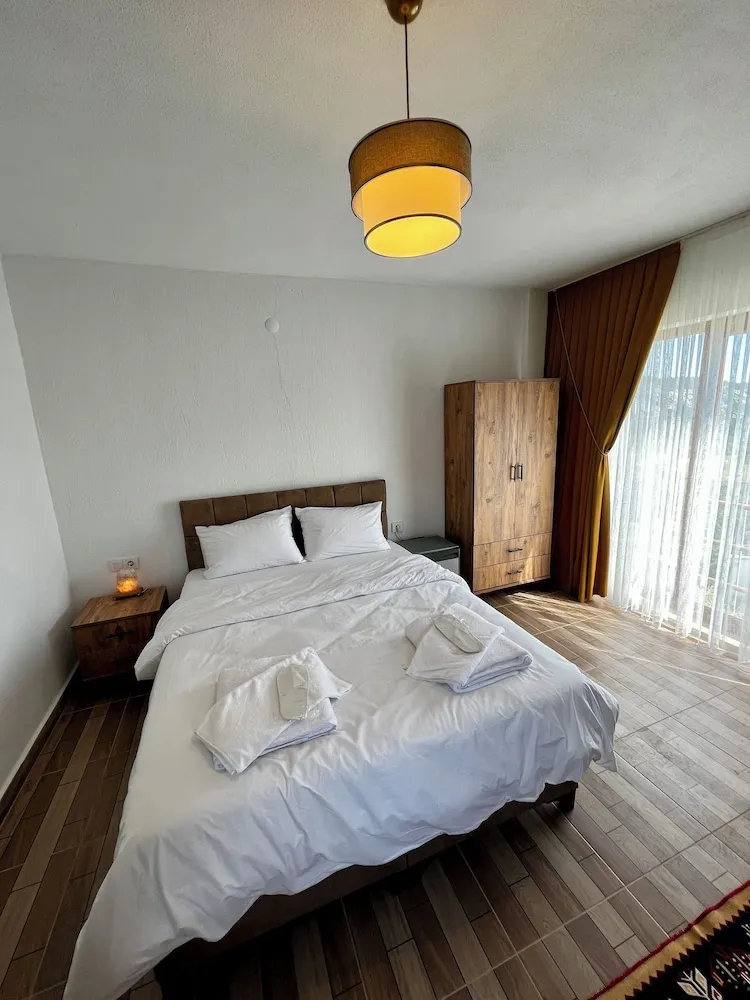 Comfort Tek Büyük Yataklı Oda