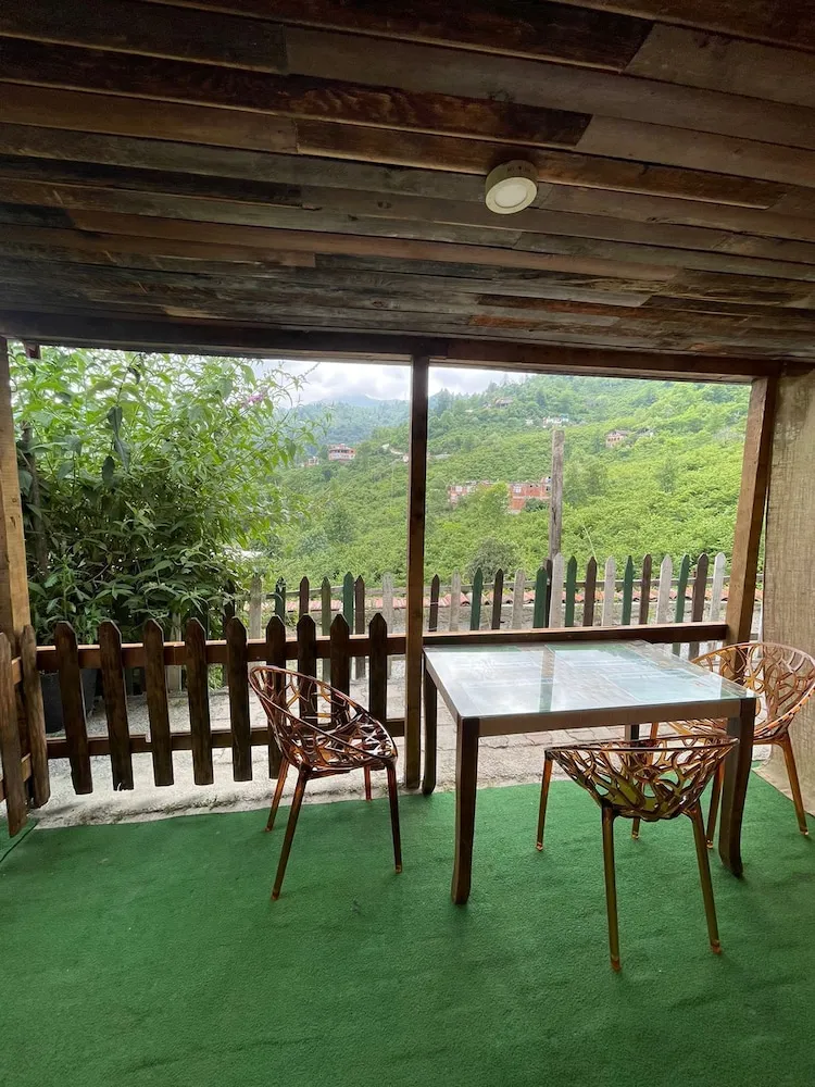 Family Oda, Sigara İçilmez, Dağ Manzaralı