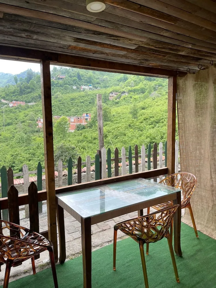 Family Oda, Sigara İçilmez, Dağ Manzaralı