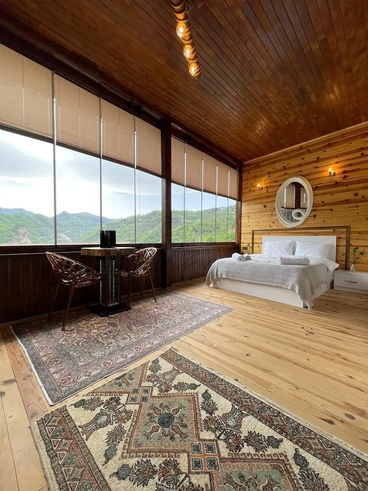 Design Oda, Sigara İçilmez, Dağ Manzaralı