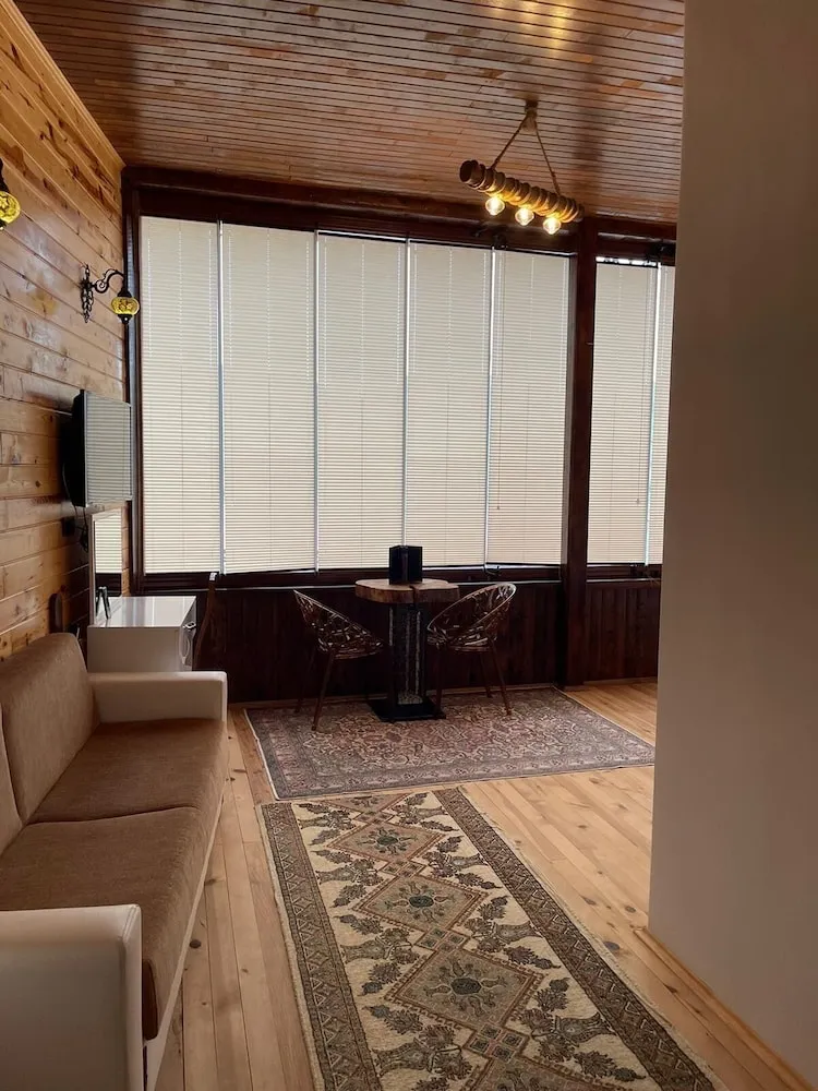 Design Oda, Sigara İçilmez, Dağ Manzaralı