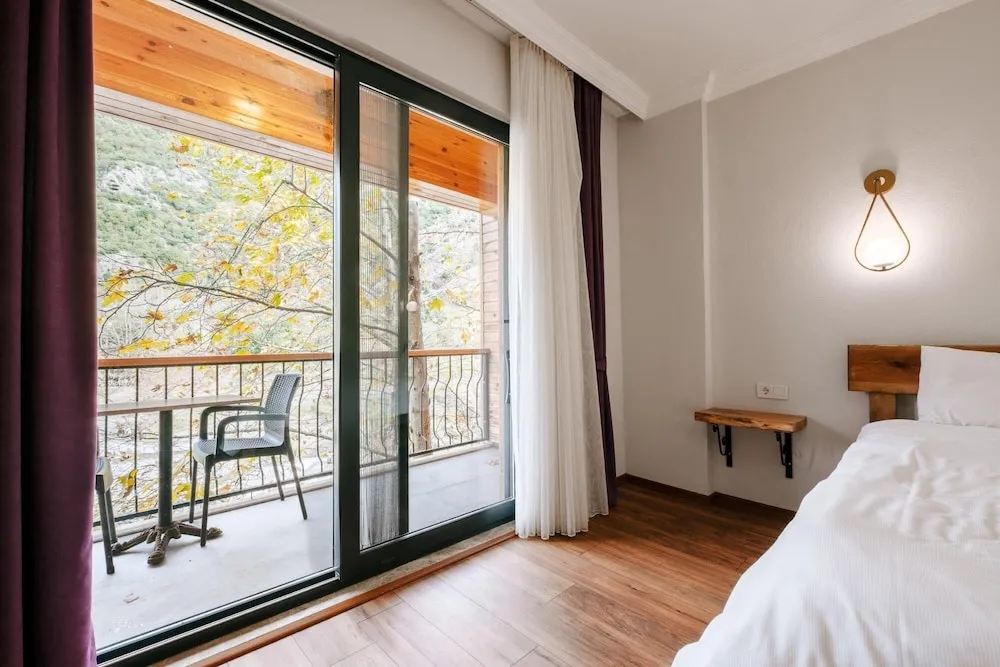 Standard Üç Kişilik Oda, Nehir Manzaralı