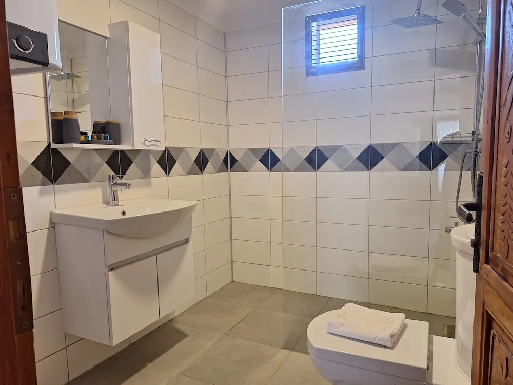 Traditional Tek Büyük Yataklı Oda