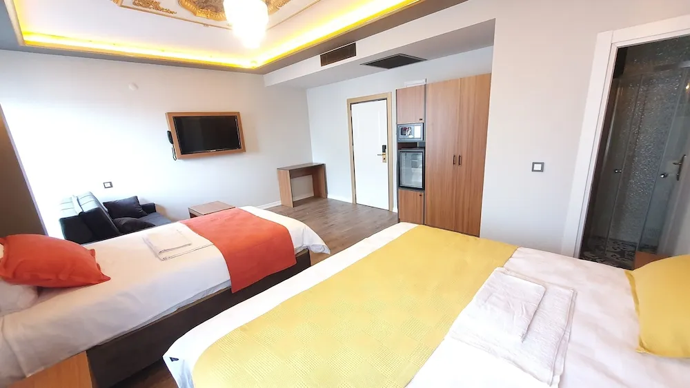 Deluxe Üç Kişilik Oda