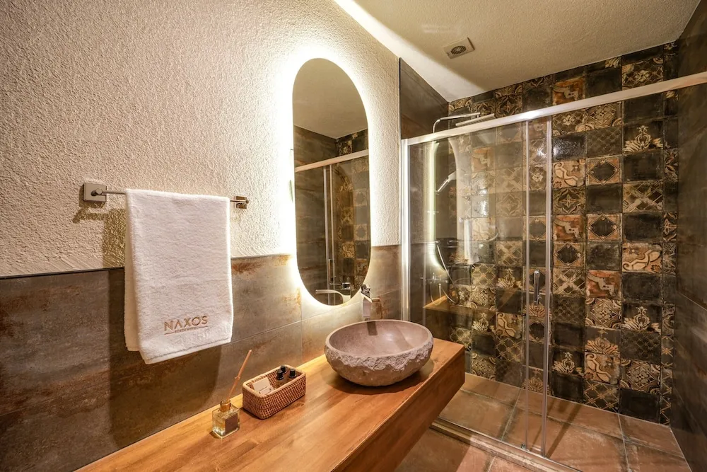 Luxury Oda, 1 Büyük (Queen) Boy Yatak, Deniz Manzaralı, Denize Sıfır