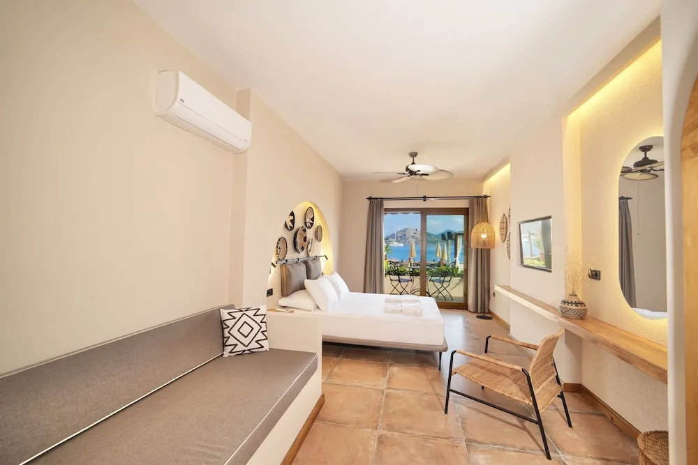 Deluxe Oda, 1 Yatak Odası, Deniz Manzaralı, Denize Sıfır