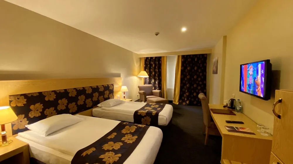 Standard Tek Büyük veya İki Ayrı Yataklı Oda