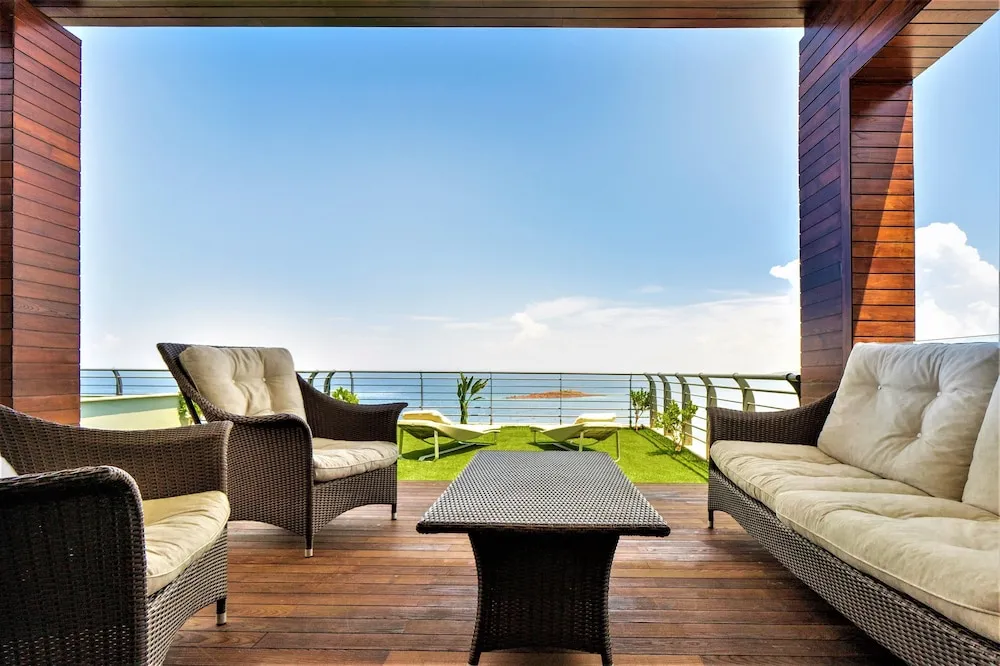 Deluxe Villa