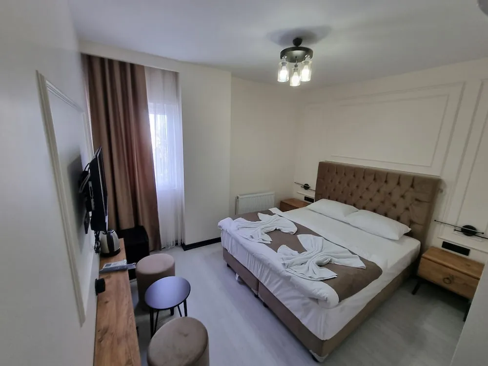 Standard Tek Büyük Yataklı Oda