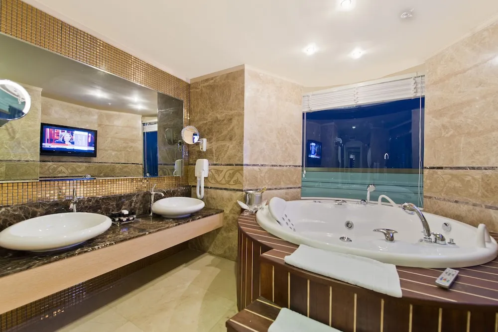 Premium Suite (Jacuzzi)