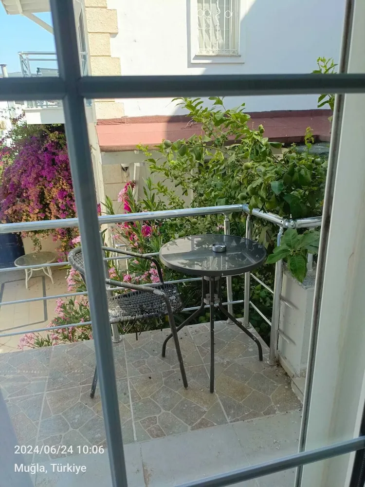 Family Süit, Bahçe Manzaralı