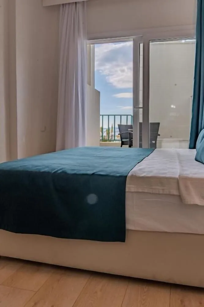 Deluxe Oda, Kısmi Deniz Manzaralı