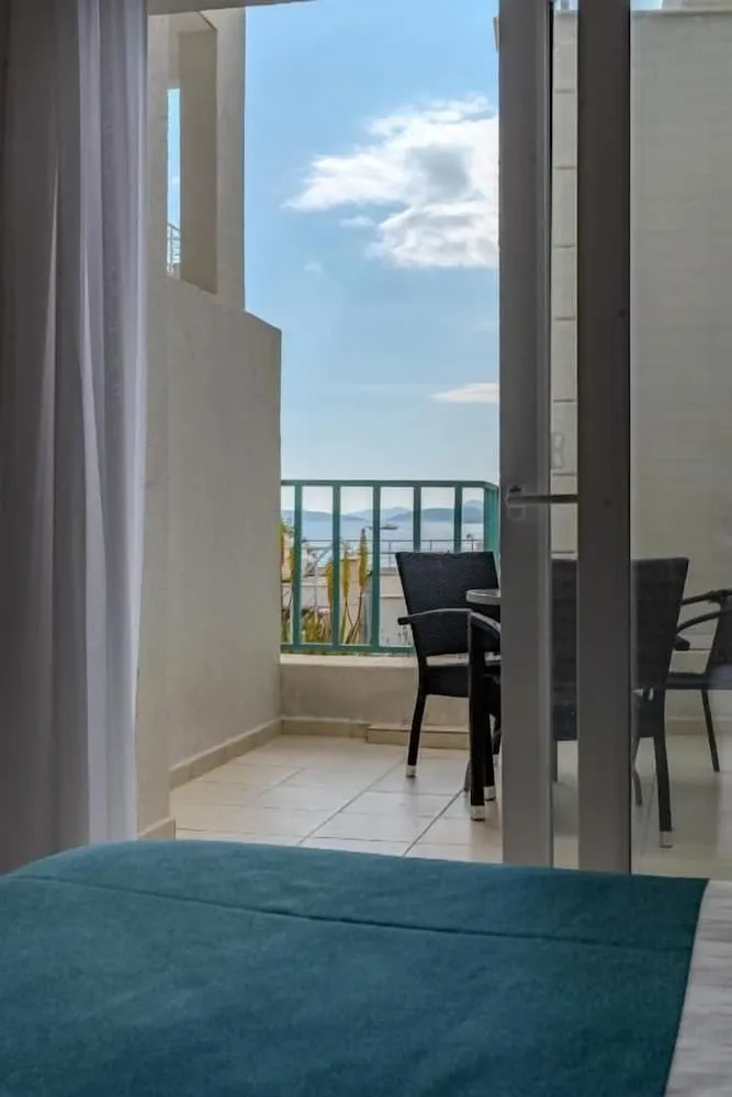 Deluxe Oda, Kısmi Deniz Manzaralı