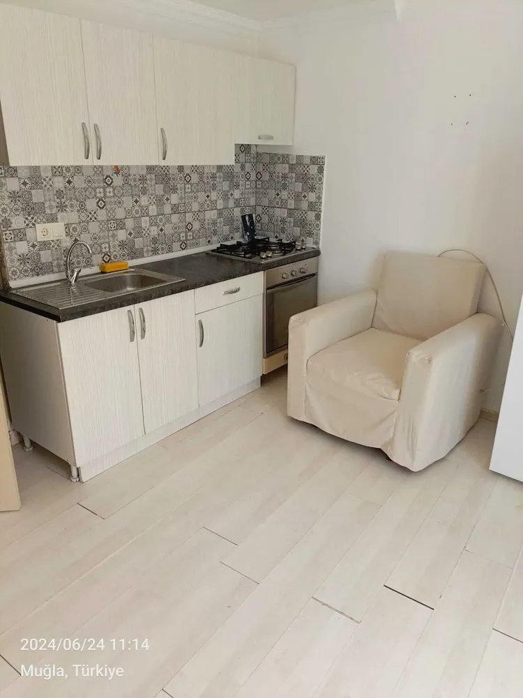 Standard Apart Daire, Bahçe Manzaralı