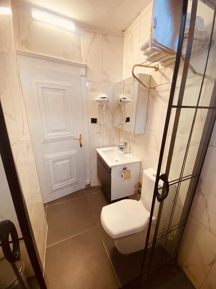 Triple Room - Balcony and Partial Seaview