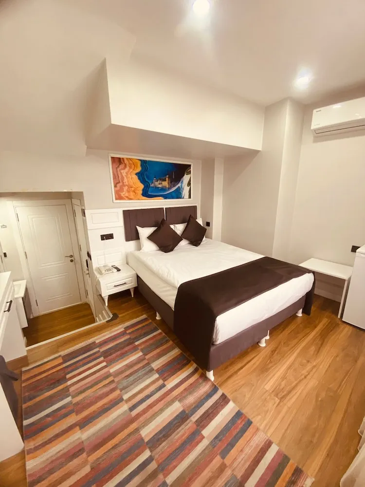 Superior Queen Room - with Balcony