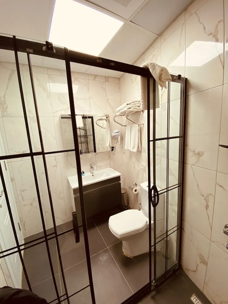 Superior Tek Büyük veya İki Ayrı Yataklı Oda