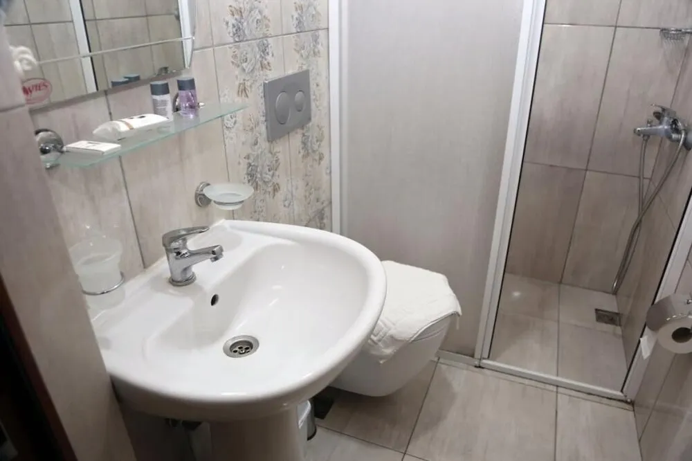 Standard Üç Kişilik Oda