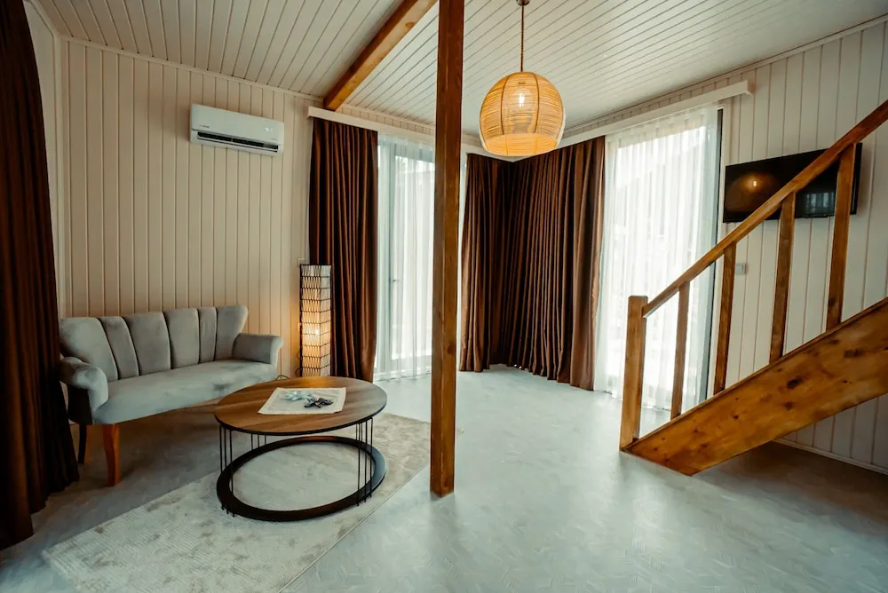 Luxury Dubleks, Birden Çok Yatak, Sıcak Su Küveti, Havuz Manzaralı