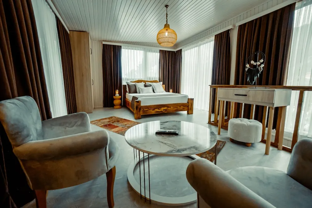 Luxury Dubleks, Birden Çok Yatak, Sıcak Su Küveti, Havuz Manzaralı