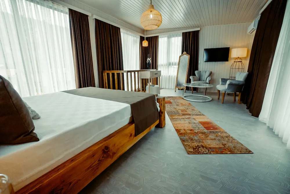 Luxury Dubleks, Birden Çok Yatak, Sıcak Su Küveti, Havuz Manzaralı